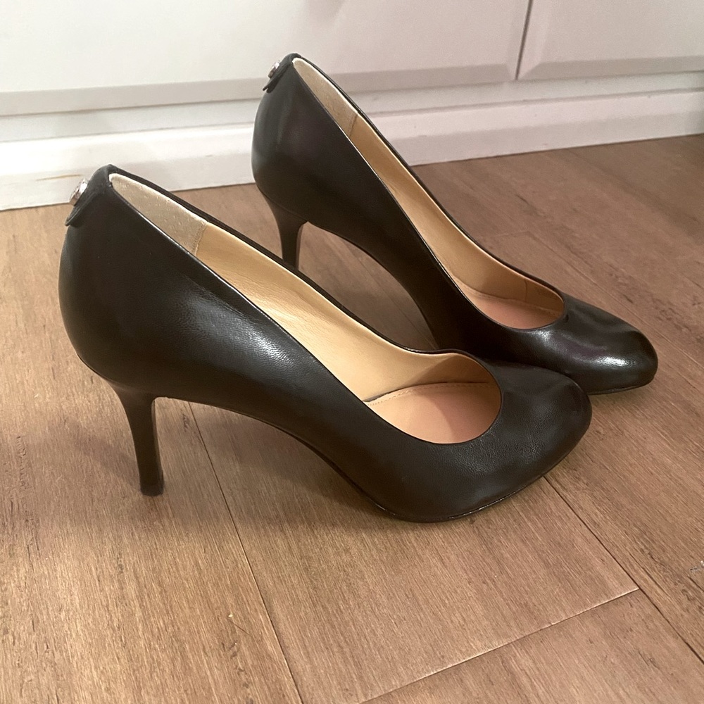 MICHAEL KORS BLACK HEELS